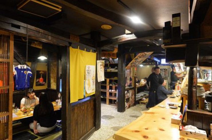 居酒屋店内